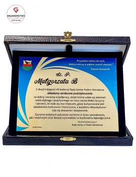 Podziękowanie dla radnego.