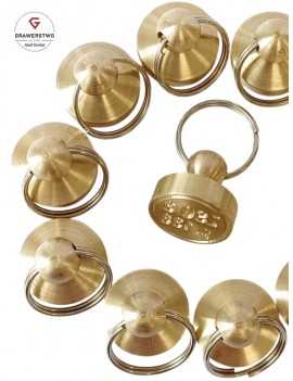 Referentka mosiężna lub...