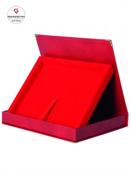 Etui czerwone poziom. A4. /...