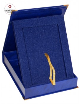 Etui niebieskie pion.