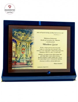 Podziękowanie dla księdza za posługę w parafii.