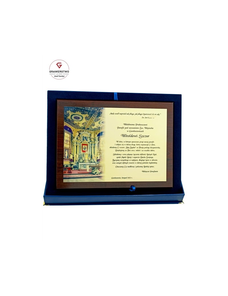 Podziękowanie dla księdza za posługę w parafii.